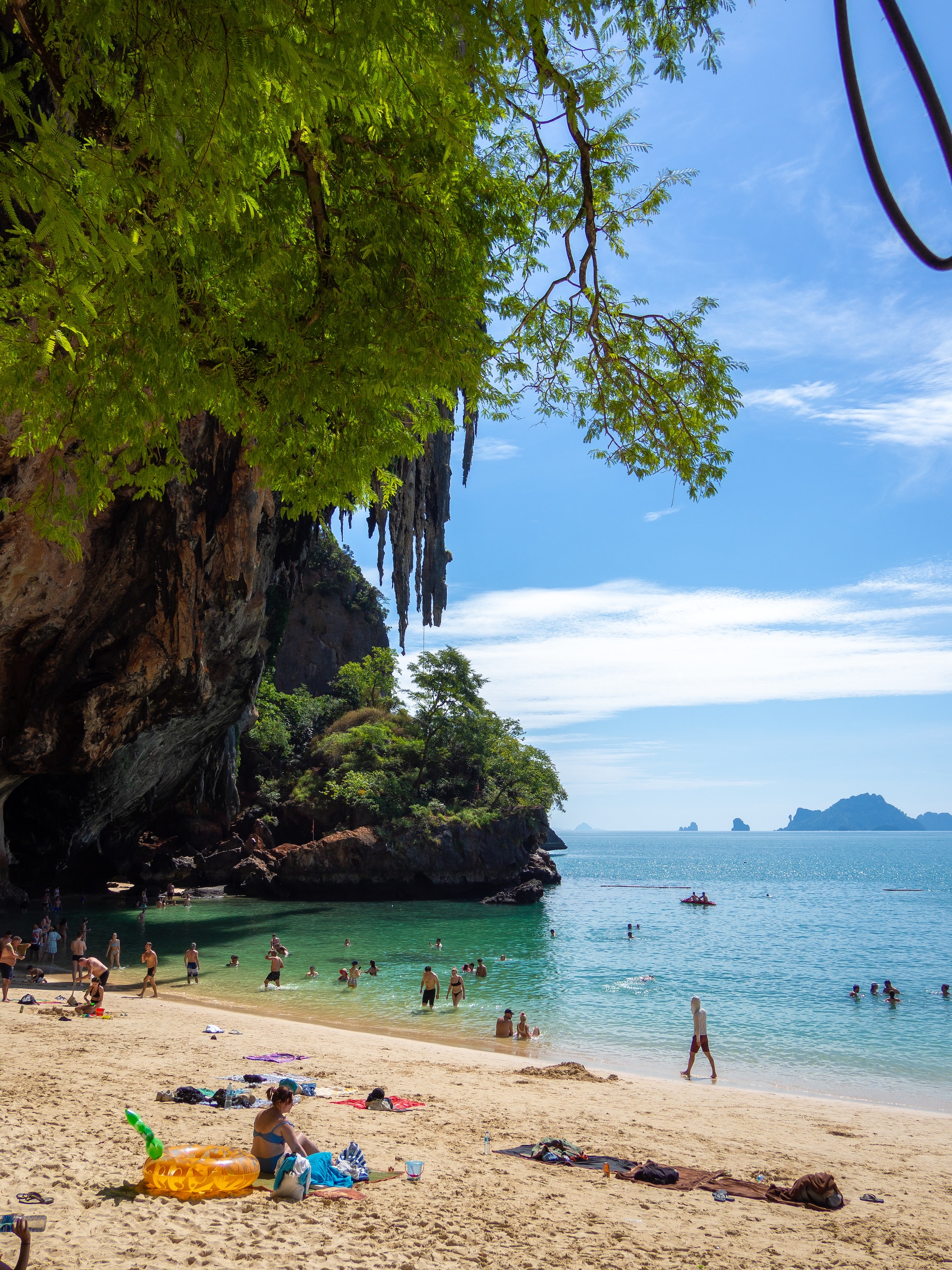 Phuket hvid sandstrand rejseoplevelse