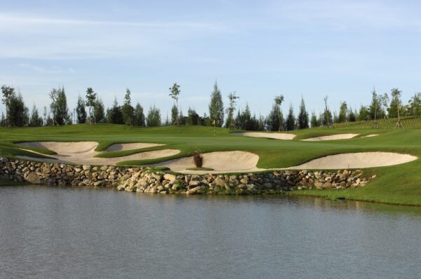 Black Mountain Golf Club Hua Hin golfbaneudsigt med dam