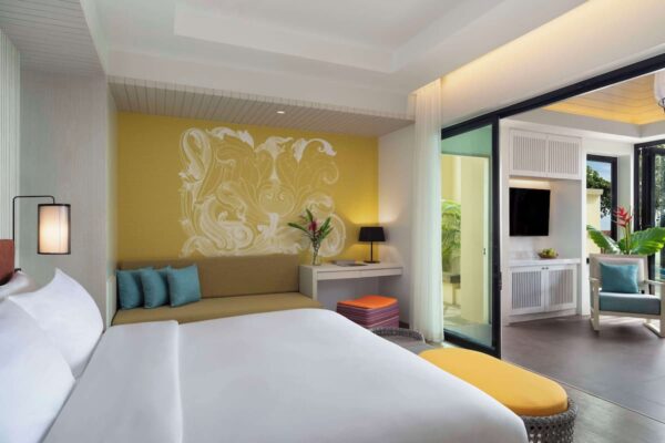 Billeder af soveværelse med glasdør på AVANI Koh Lanta Resort i Krabi
