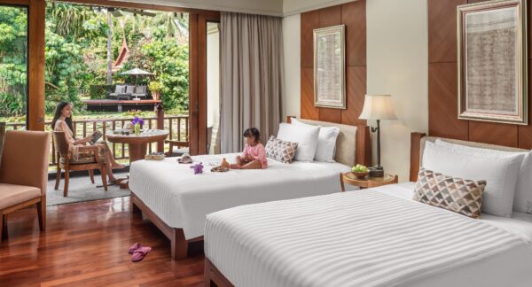 Komfortabelt 2-sengs værelse med balkon på Anantara Hua Hin Resort & Spa