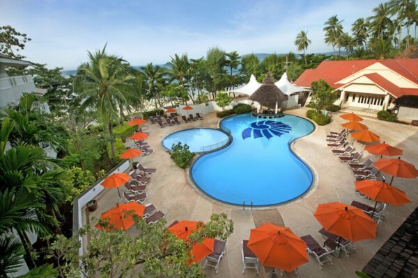 Swimmingpool udsigt fra oven på Aonang Villa Resort