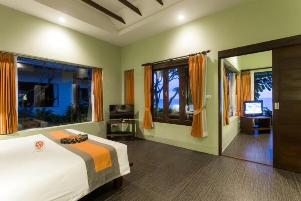 Baan Chaweng Beach Resort and Spa værelse med havudsigt. Ideel til fredelig strandferie med komfortabel seng og havudsigtsvindue. Perfekt