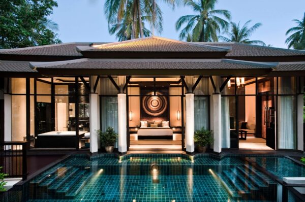Privat villa med swimmingpool i Banyan Tree Samui omgivet af frodige tropiske haver