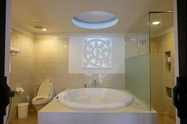 Søg efter hoteller med rummelige badeværelser med stort badekar og toilet, Bodhi Serene Hotel