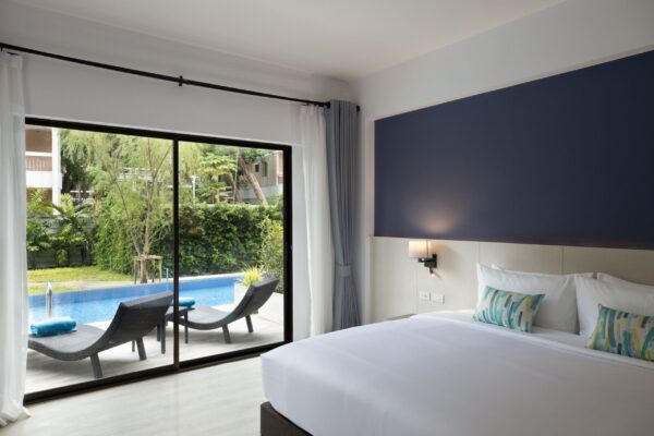 Søg på 'Centara Cha-Am Beach Resort værelse med seng og balkon med udsigt over swimmingpool'