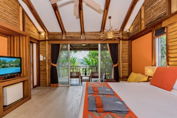 Leder du efter et resort beliggende i naturens paradis? Phutoey River Kwai Hotspring & Nature Resort giver komfort og ro væk fra byens kaos.