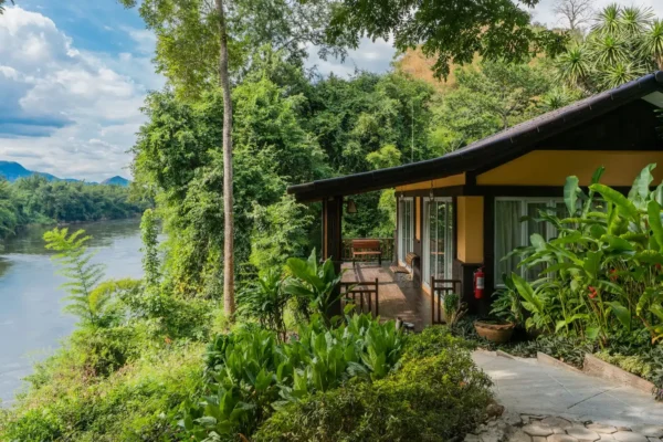 Riverside home med udsigt over Phutoey floden