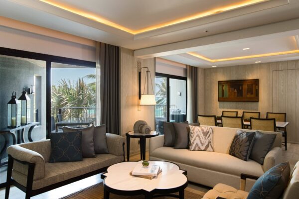 Havudsigt stue med balkon på Marriott Resort Hua Hin