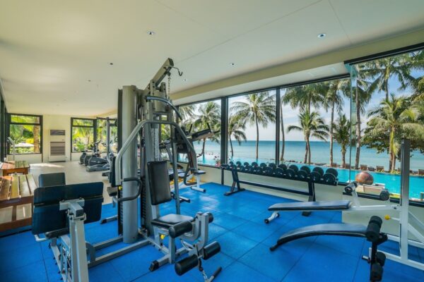 Motionscenter med havudsigt på KC Grande Resort & Spa - Træning med havudsigt i et resort-fitnesscenter