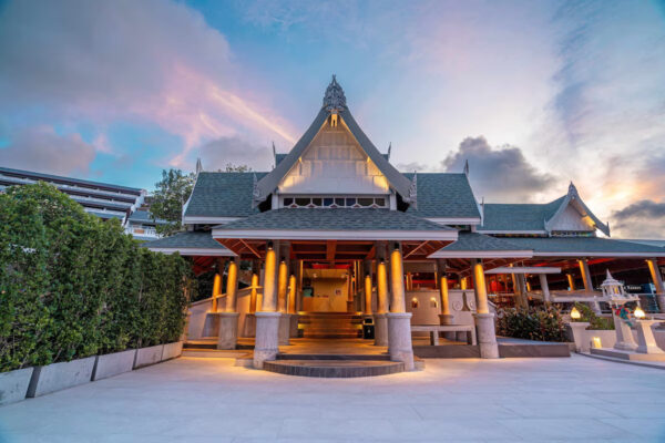 Resort i Thailand med solnedgangsudsigt ved indgangen: Orchidacea Resort