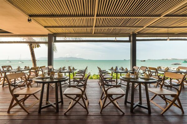 Resort med havudsigt i Samui med udendørs siddeområde