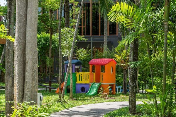 Peace Resort Samui børnevenligt område i tropisk have