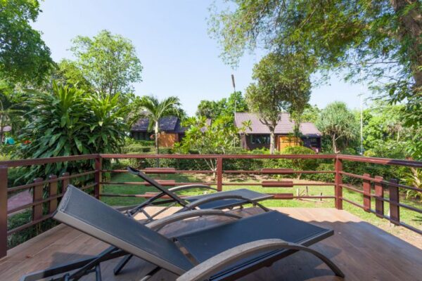 Havudsigt bungalow med træterrasse på Phi Phi Natural Resort