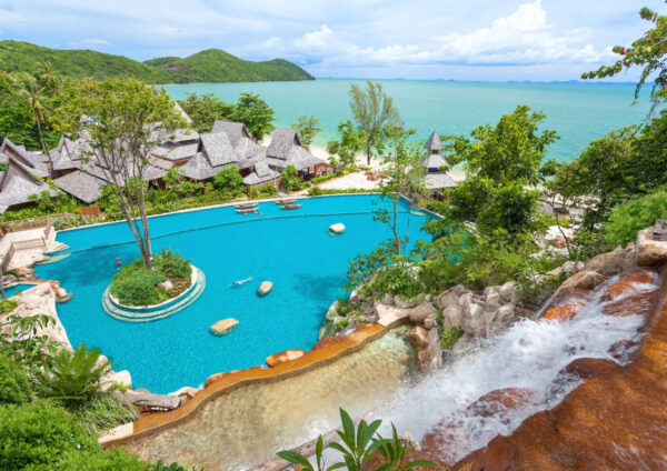 Koh Yao Yai Santhiya resort med swimmingpool og vandfald