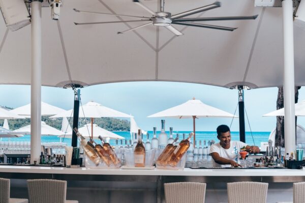 Bar i Phuket med Twinpalms-paraplyer