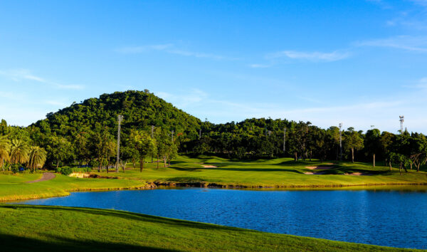 Laem Chabang International Country Club: Scenic Pond and Green Golf Course