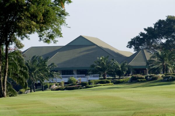 Palm Hills Golf Club Hua Hin: Grønt tag og rigtig mange træer