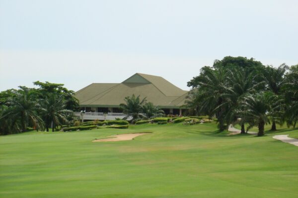 Grønne frodige fairways på Palm Hills Golf Club Hua Hin, Thailand