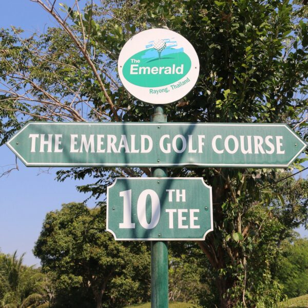 Emerald Golf Club 10. tee beliggende i Pattaya