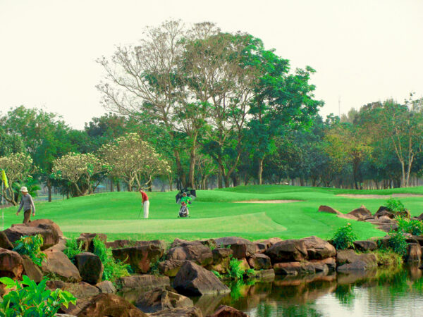 Golfspillere på Windsor Park Golf Club i Bangkok