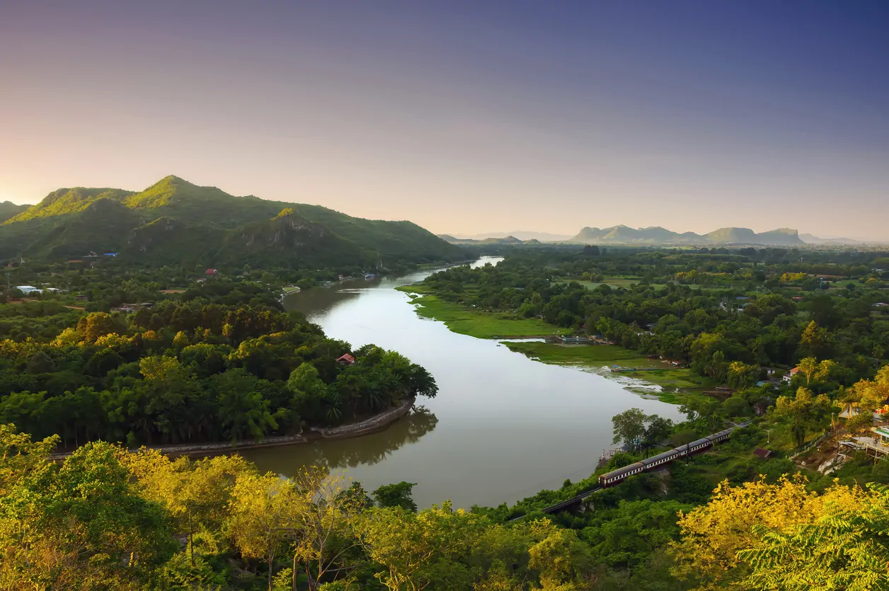 Solnedgang over River Kwai