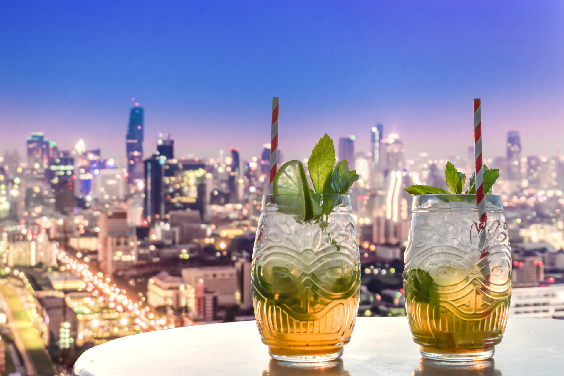 Mojitos på tagbar i Bangkok