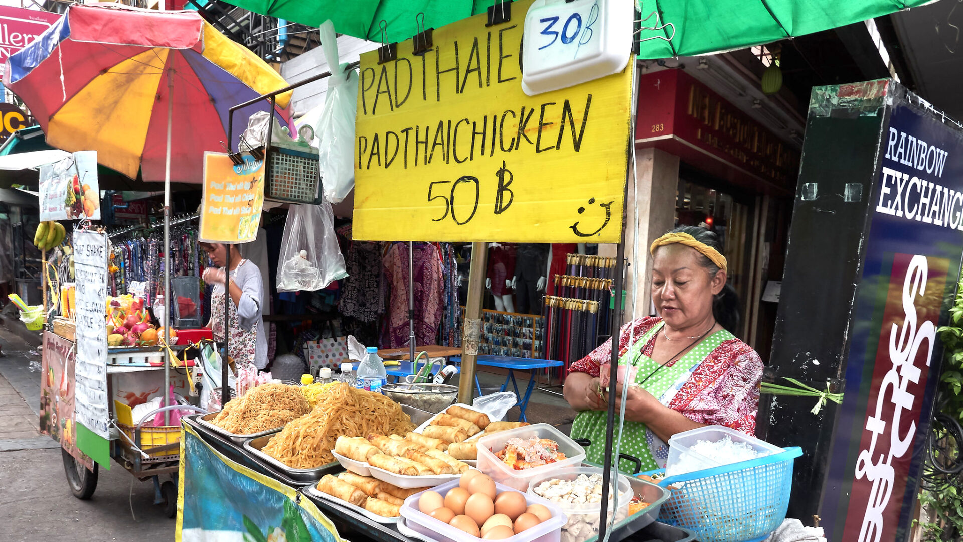 GadekĂžkken tilbyder pad thai